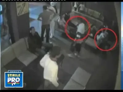 L-a batut pana l-a bagat in coma pentru ca a indraznit sa se uite la o fata