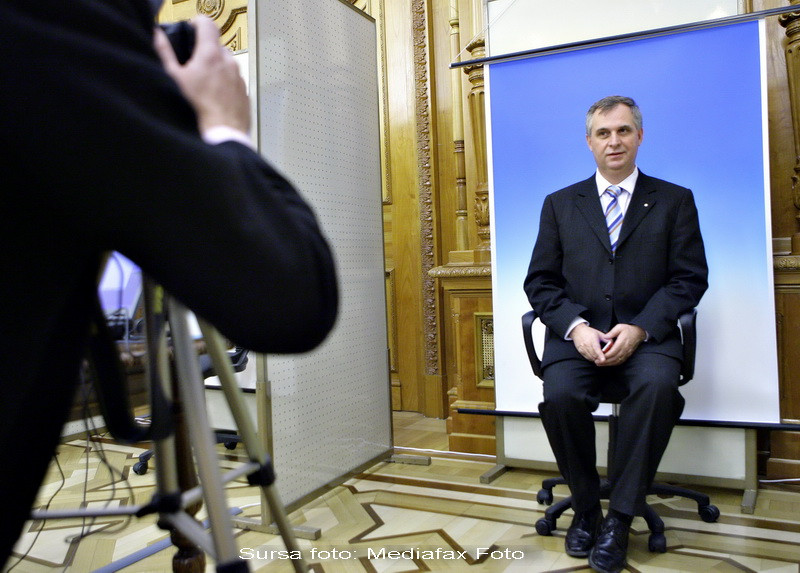 Vreme vrea sa aduca internetul la sate!50% din gospodarii,conectate in 2020