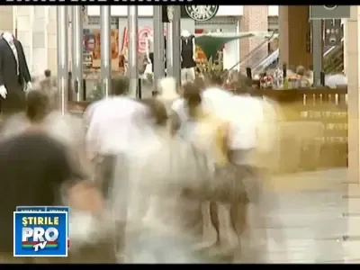 Deja reduceri! Poftiti la paltoane si alte haine groase la oferta