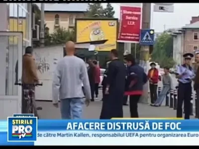 Panica in Pitesti. Un bloc turn a fost cuprins de flacari