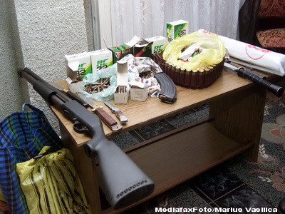 PSD si PDL se acuza reciproc de relatii mafiote cu clanurile din Targoviste