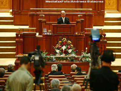 Presedintele Basescu vrea sa vorbeasca in Parlament, pe 21 septembrie
