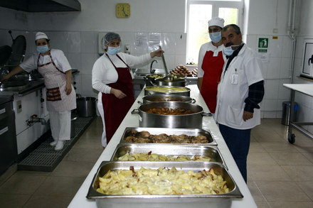 Scandal la cantina sociala din Campia Turzii