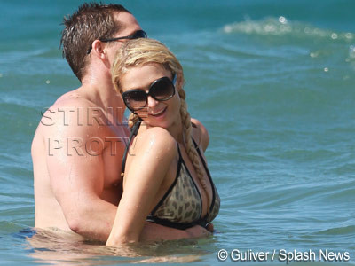 Dezintoxicare cu amor. Paris Hilton, nebunii in valurile marii!