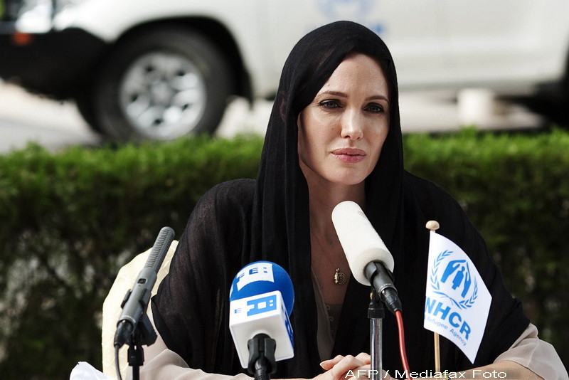 Angelina vrea sa interzica Ziua Recunostintei: Celebreaza numai crimele!