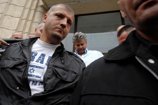 Cainele lui Vintu, ranit din greseala in timpul perchezitiilor