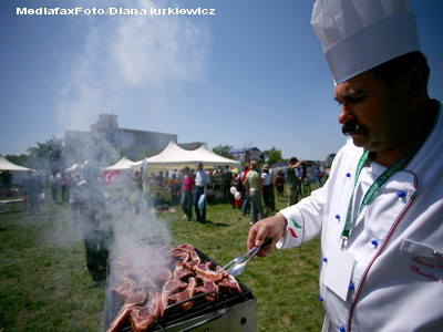 Interzis pofticiosilor: Campionatul International de Gatit in Aer Liber