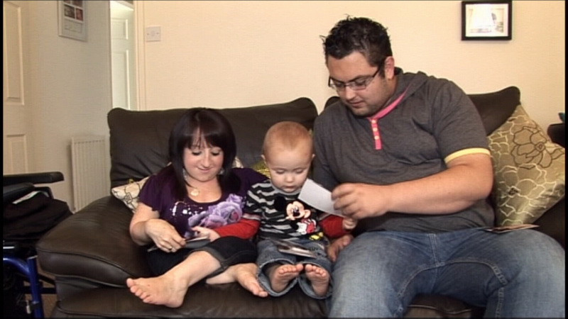 Povestea cele mai mici mame din Europa, luni, la Happy Hour