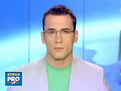 A avut noroc. S-a indepartat de masina exact inainte sa explodeze