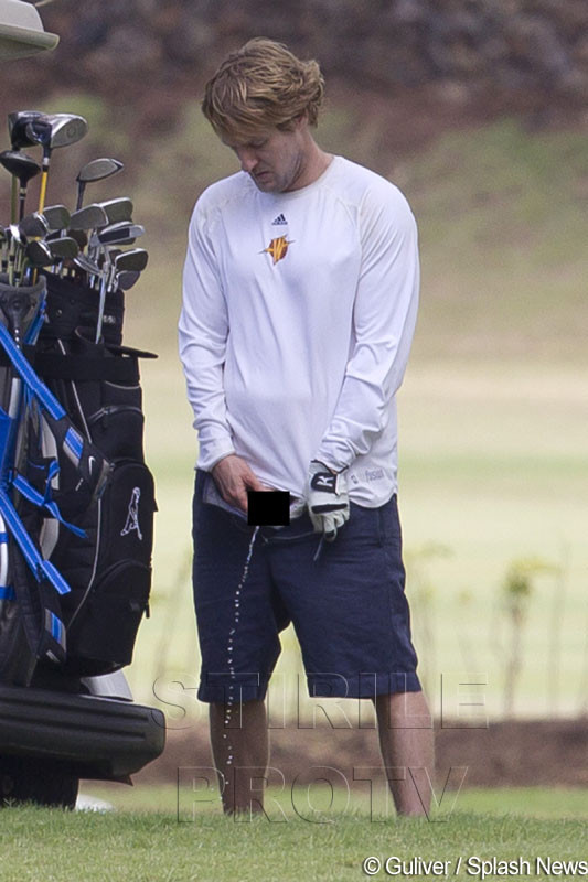 Rusinos! Actorul Owen Wilson isi face nevoile pe terenul de golf