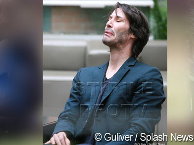 Keanu Reeves a trecut de la melancolie la strambaturi. Foto
