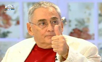 Horia Moculescu: Ma spal la ibric si dau cu agheasma si tamaie prin casa