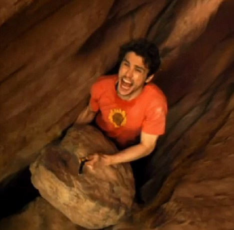 S-a lasat cu lesin la premiera peliculei lui Boyle, "127 Hours". Video