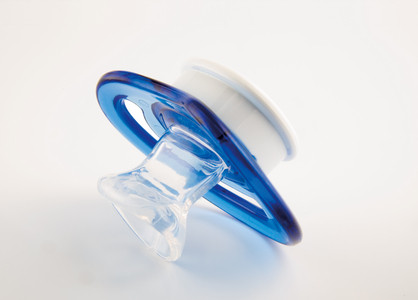 "Mi-am gasit copilul cu suzeta lipita de gura". Asistenta: Urla ca un nebun