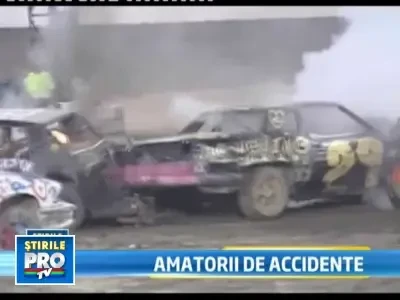 Demolition Derby, competitia in care esti premiat daca iti lovesti masina