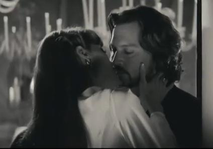 Johnny Depp spune nu scenelor de sex.Angelina il implora sa se razgandeasca