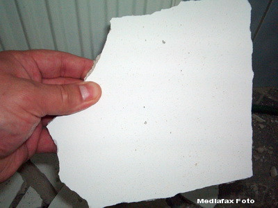 O fetita din Braila, aproape ucisa de acoperisul montat prost de muncitori