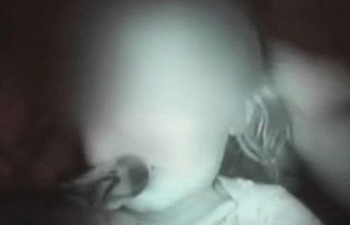 SOCANT! Trei baieti de 11, 13 si 15 ani au violat un bebelus de 23 de luni