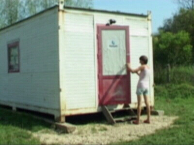 In Romania, ca-n Evul Mediu! Scoala-n container!