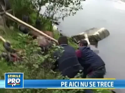 DN7 blocat timp de 5 ore, pe Valea Oltului. Un TIR s-a rasturnat