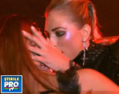 Violeta lui Bote a muscat-o si a sarutat-o pe Bianca! VIDEO