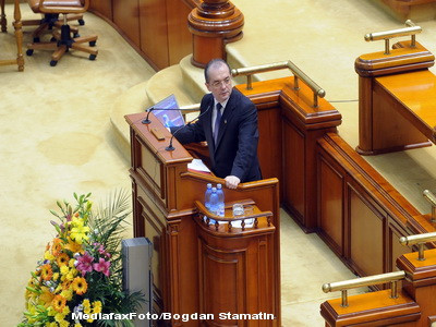 Emil Boc, in Parlament: Greul nu a trecut inca!