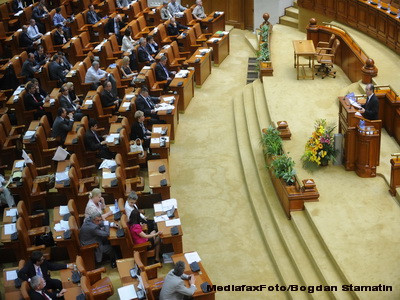 Boc: Cei care lucreaza de noapte vor primi un spor de 25%