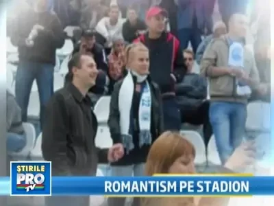 A cerut-o de sotie pe stadion, la meciul cu FC Brasov. FOTO