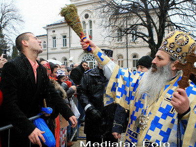 Buluc la spovedanie. Preotii in voga au agenda plina de "pacatosi"