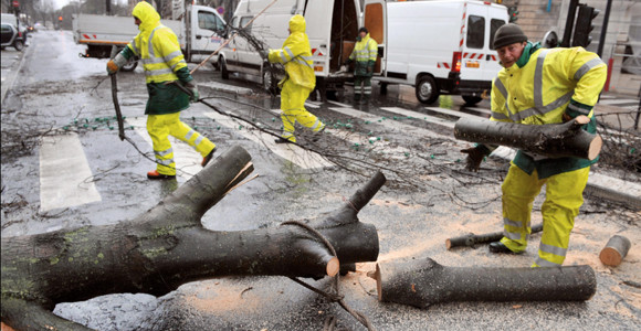 Furtunile fac ravagii in nordul Pennsylvaniei: doi morti si case distruse