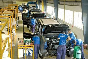 Ai vrea sa lucrezi pentru BMW, Audi sau Mercedes? Afla ce posibilitati ai