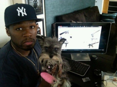 Celebripoza saptamanii: 50 Cent si cainele lui de buzunar