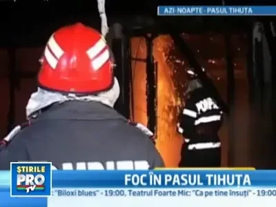 Incendiu puternic la o pensiune din Pasul Tihuta