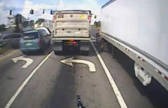 O macara FARA FRANE face prapad pe sosea! IMAGINI DRAMATICE