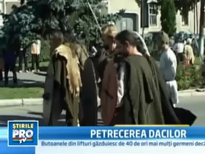 Preparate din bucataria dacilor si vin din belsug la DacFest, la Orastie