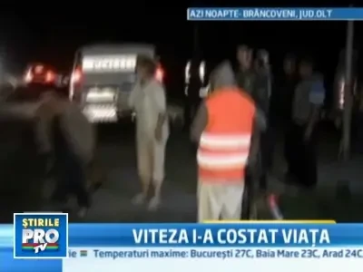 Cu toata viteza spre moarte! S-au izbit frontal de un copac