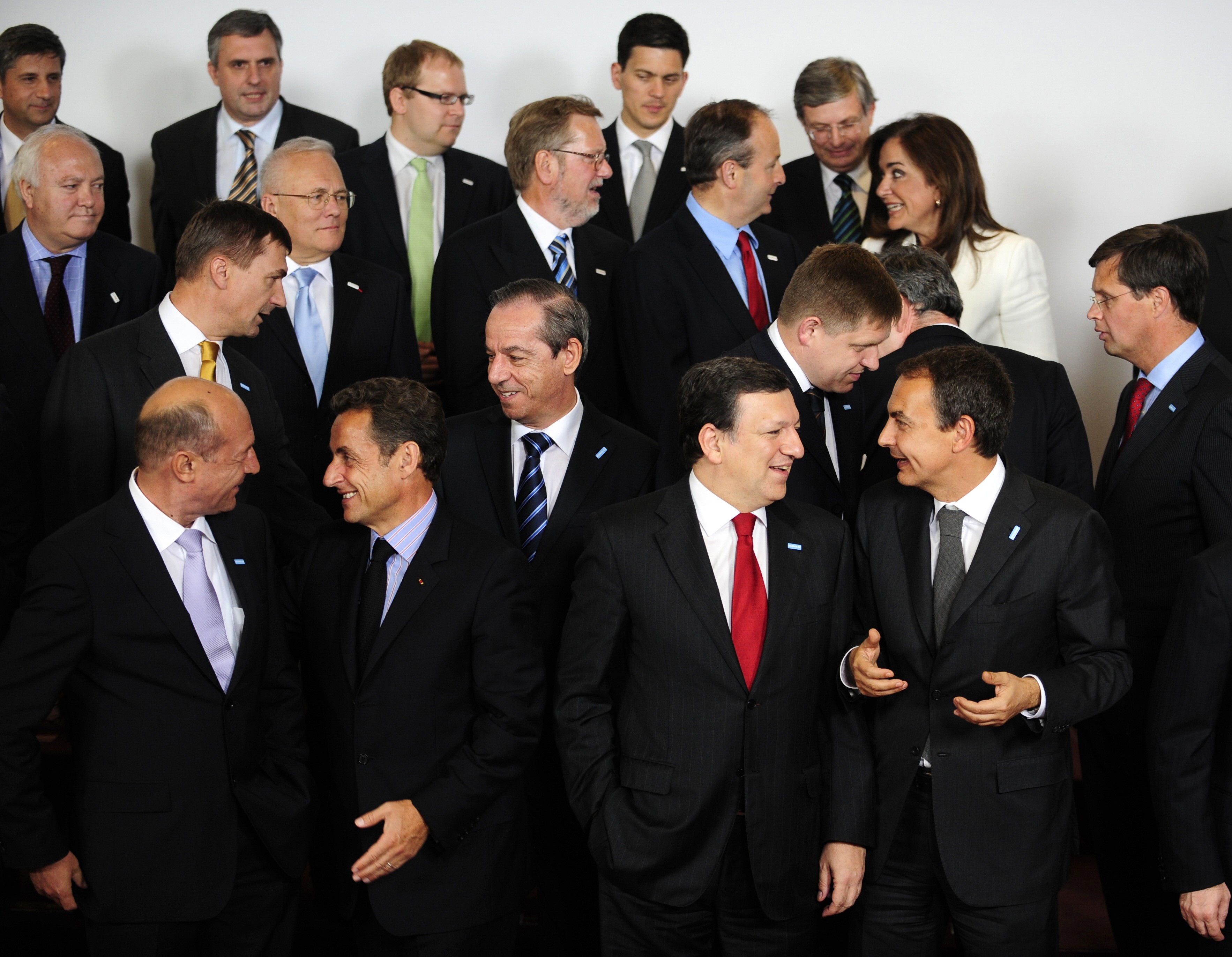 Gafe la nivel inalt! Vezi ce porumbei scot pe gura politicienii