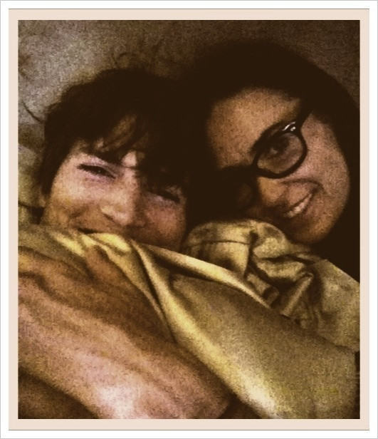 Revista presei: A. Kutcher: Avem o casnicie deschisa! Am facut sex in trei