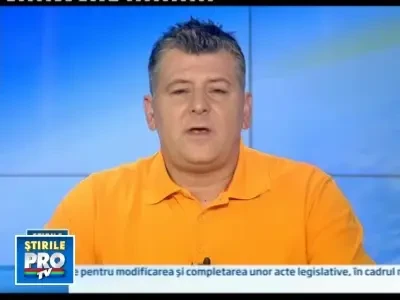 Se lupta sa traiasca! A trecut pe rosu si a fost lovit de o masina