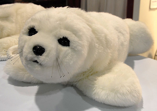 Paro, robotelul foca, cea mai tare jucarie in Japonia. Costa 6000 de dolari