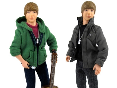 Justin Bieber e o papusa de baiat. La propriu! FOTO