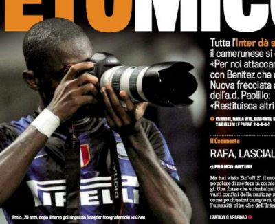 Eto'o e ATOMIC! Le-a facut poze colegilor si i-a dat o palma lui Mourinho