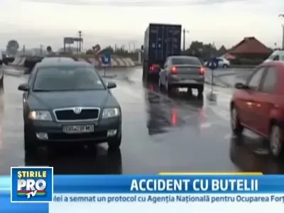 Masina incarcata cu butelii goale, implicata intr-un accident pe E87