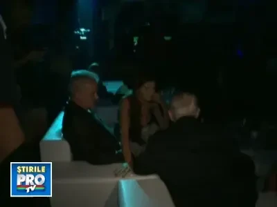 Moni s-a mutat cu fetita in LA.