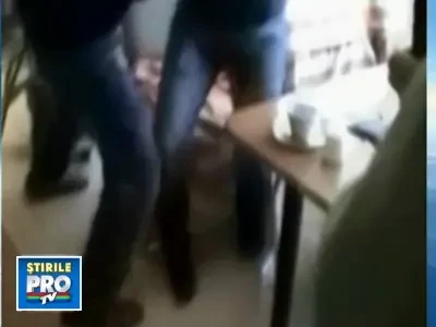 Au pus pe picioare o fabrica de diplome false. Procurorii i-au luat la ochi