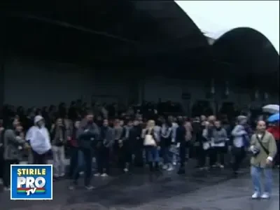 Eleganta desavarsita: rochii din matase neagra de la Lanvin