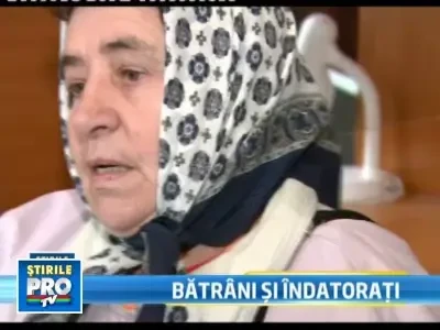 Drama pensionarilor romani: sunt saraci si fac coada la CAR pentru imprumut