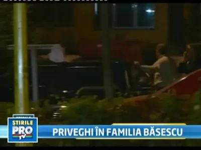 Trupul neinsufletit al Elenei Basescu, depus la Biserica Sf. Ierarh Nicolae