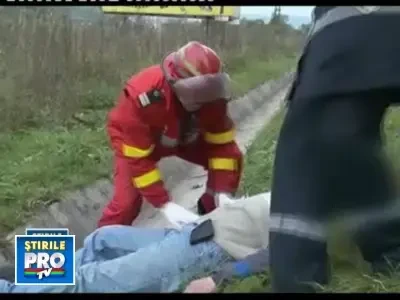 A vrut sa depaseasca, dar, din neatentie, a intrat intr-un TIR