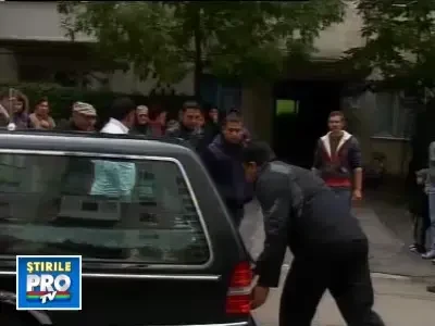 Momente sfasietoare! Colegii, in lacrimi. Isi iau ramas bun de la Andrei